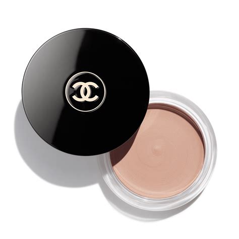 chanel face highlighter.